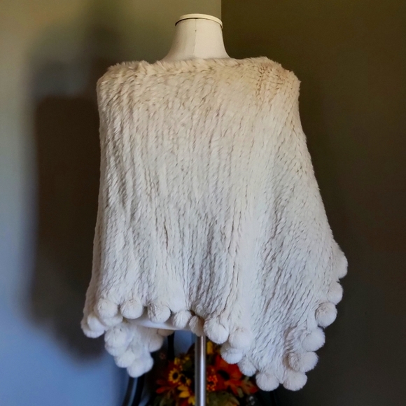 Authentic Genuine Rabbit Fur Capelette - Picture 4 of 6